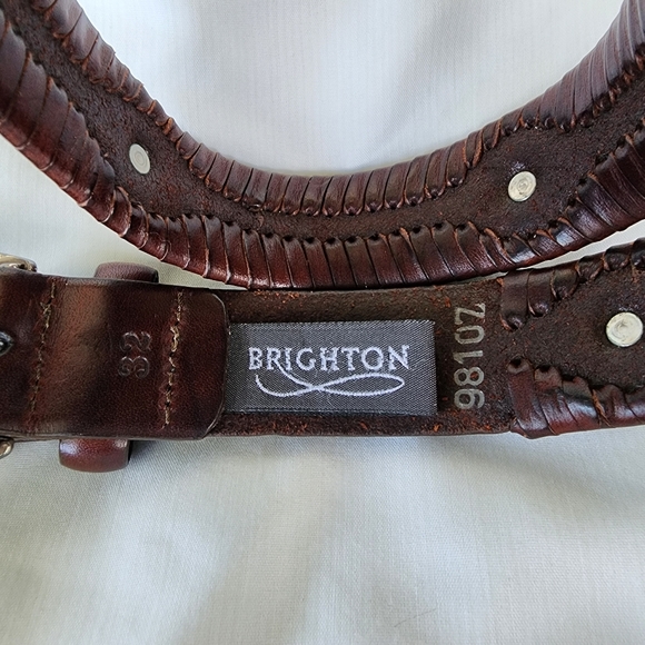 BRIGHTON MEN'S CORDOVAN LEATHER BELT,size 32 with 7 silver Golf studs - Picture 4 of 4